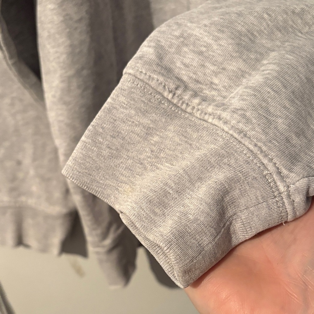 Levi's Heather Gray Women's Sweatshirt - Picture 4 of 6
